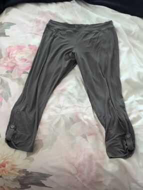 Soma Girls Gray Capri Leggings with Button Tabs